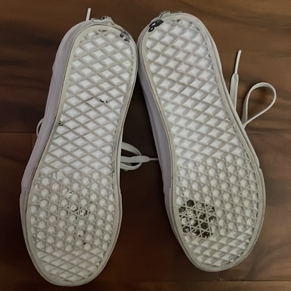 White vans - Picture 4 of 5